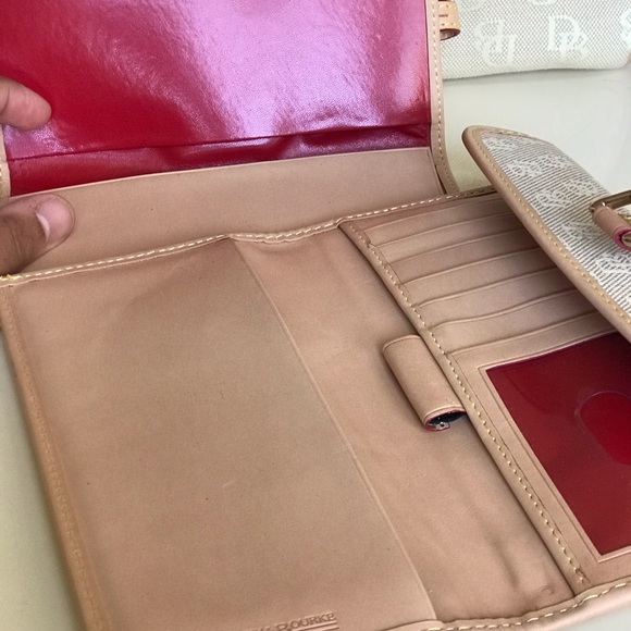 Authentic Dooney and Bourke Purse & Wallet - Picture 7 of 8